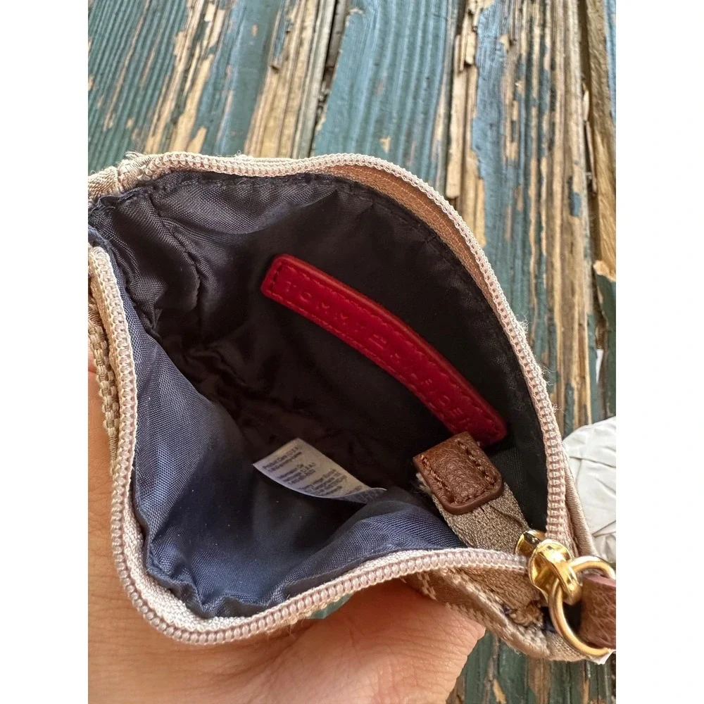 Tommy Hilfiger Monogram Jacquard Coin Purse Tan Cream Half Moon Zip‎ Pouch